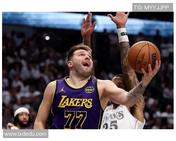 东契奇致敬老爸瞬间泪目 他用篮球诠释父爱的伟大